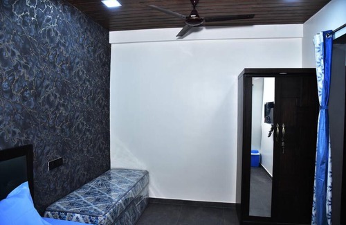 Andheri West Apartment | Ap5. Cozy AC Studio W/ Kitchenette Nr Kokilaben Hosp.