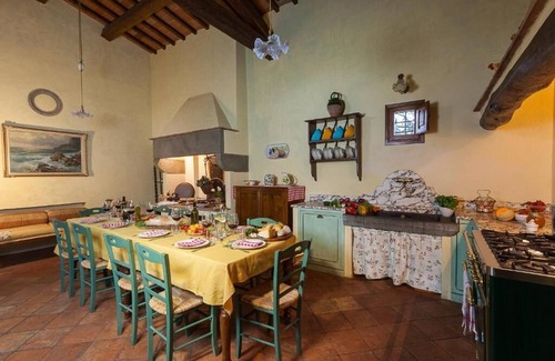 Sesto Fiorentino Apartment | Apartment in a farmhouse with pool
