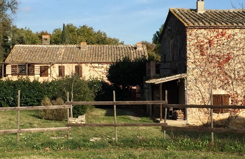 Amelia Apartment | Apartment in Farmhouse for Families with Pool