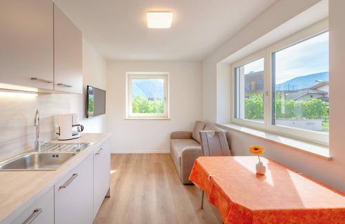 Unterrain/Riva di Sotto Apartment | Apartment 'Haus Stolz Wiesenblick' with Mountain View, Wi-Fi and Air Conditioning