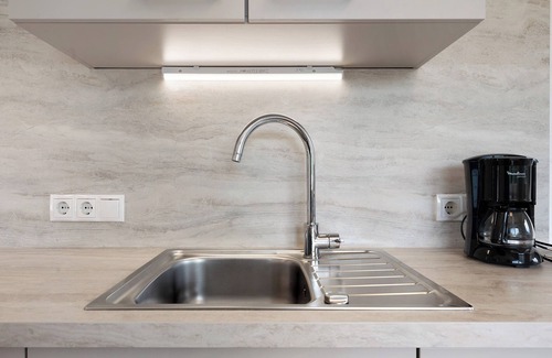 Unterrain/Riva di Sotto Apartment | Apartment 'Haus Stolz Wiesenblick' with Mountain View, Wi-Fi and Air Conditioning