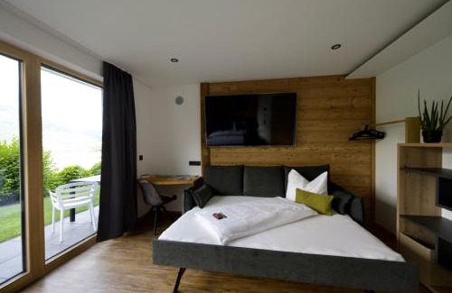 Landeck Apartment | Apart Alpine Retreat