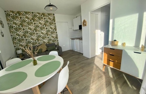 Saint-Gilles-Croix-de-Vie Apartment | APARTMENT WITH SEA VIEW