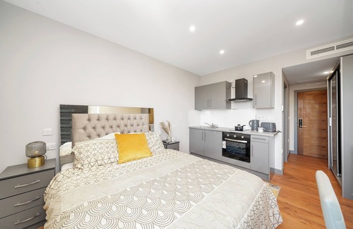 Valentines Apartment | Apart Hotel in Ilford, East London