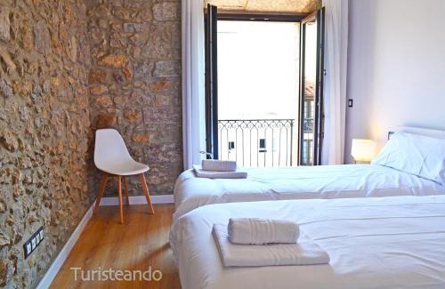 San Vicente de la Barquera Apartment | Apartamento Llerandi 2B - Totalmente reformado y con balcón al corazón de San Vicente de la Barquera