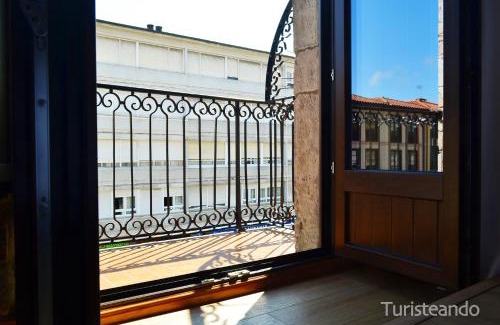 San Vicente de la Barquera Apartment | Apartamento Llerandi 2B - Totalmente reformado y con balcón al corazón de San Vicente de la Barquera