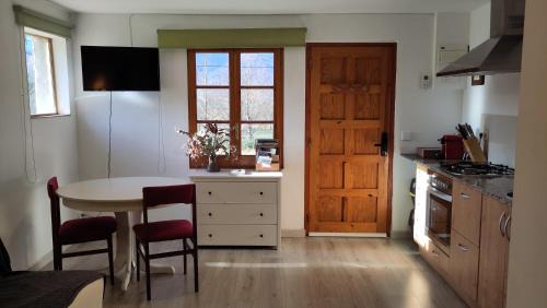 Sant Esteve d'en Bas Apartment | Apartament a Mas l'Erm