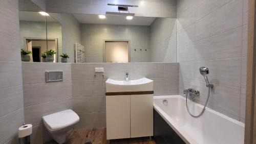 Lagiewniki Apartment | Apartament Czerwone Maki