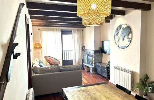 Esterri D'Aneu Apartment | Apartament encantador i cèntric amb llar de foc by RURAL D'ÀNEU
