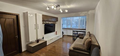 Constanta Apartment | Apartament Nou, Complet Utilat, Ideal pentru Familii, Aproape de Mall, Parc și Plajă