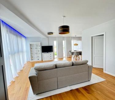 Baia Mare Apartment | Apartament Revolution