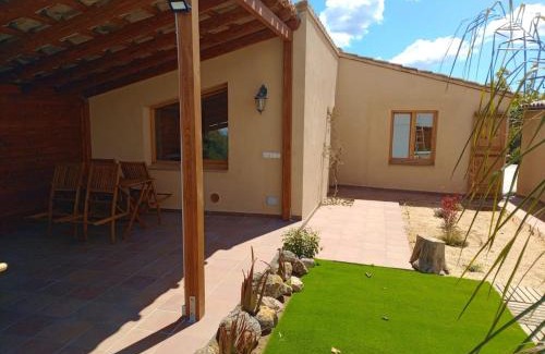 San Martin Sarroca Apartment | Apartament rural amb piscina i jardí