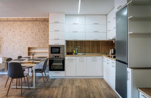 Cluj-Napoca Apartment | Apartament spațios cu magazin si bus