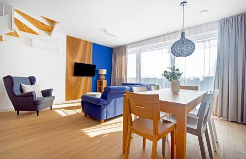 Rewal Apartment | Apartament SUPERIOR Rewal - dwupoziomowy z ogródkiem, całoroczny