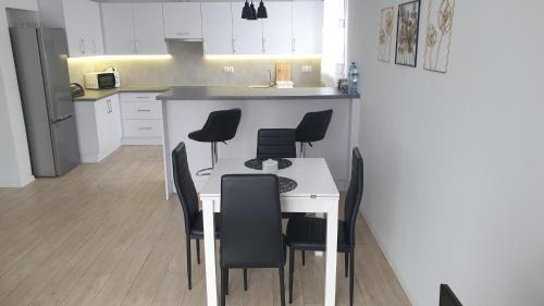 Kielce Apartment | Apartament z tarasem w Centrum Kielc z prywatnym parkingiem