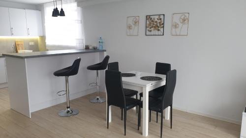 Kielce Apartment | Apartament z tarasem w Centrum Kielc z prywatnym parkingiem