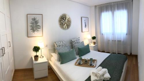 Castro Urdiales Apartment | Apartamento 1 Céntrico Garaje Wi-Fi para Trabajar