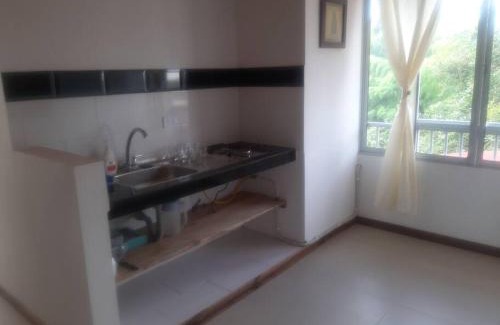 Calarca Apartment | Apartamento acogedor, 1 habitación, cocina, comedor, vista a zonas verdes, English
