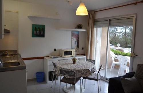 Els Griells Apartment | Apartamento acogedor en la playa con acceso directo al mar y piscina en L'Estartit - ES-323-22
