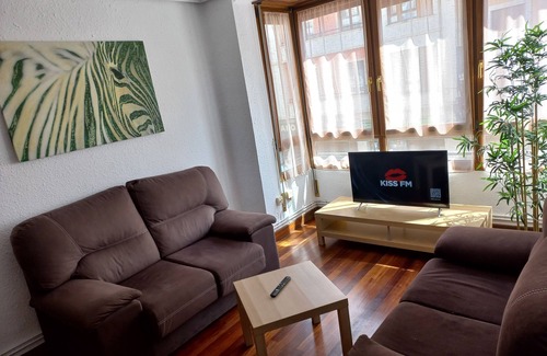Gernika-Lumo Apartment | Apartamento Amplio y Confortable en el Centro de Gernika