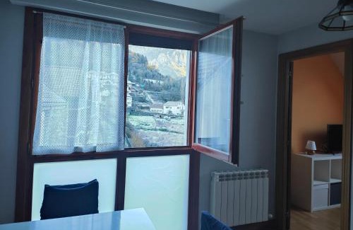 Isaba Apartment | Apartamento Aran isaba
