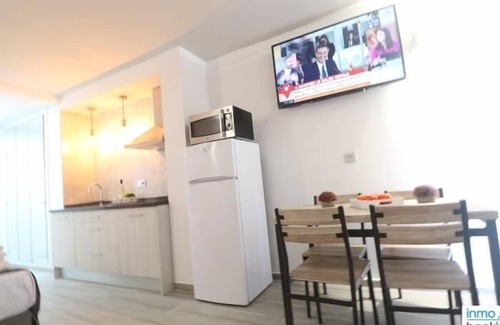 Salou Apartment | Apartamento climatizado, con piscina y céntrico