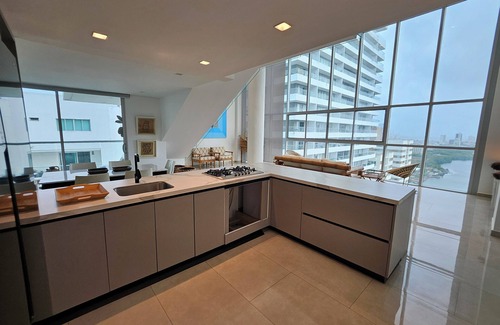 Cartagena District Apartment | Apartamento Duplex con Vista al Mar y Centro