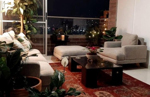 Sabaneta House | Apartamento compartido con anfitrión, habitación con o sin baño privado y vistas preciosas de la ciudad