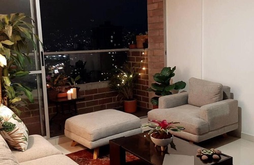 Sabaneta House | Apartamento compartido con anfitrión, habitación con o sin baño privado y vistas preciosas de la ciudad