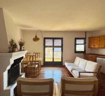 Montsonis Apartment | Apartamento con chimenea - Golfes Cal Gravat