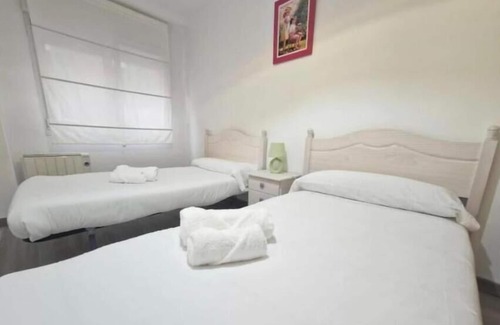 Distrito Llano Apartment | Apartamento con Terraza y Parking