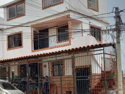 Bucaramanga Apartment | Apartamento con vista a la ciudad en barrio campo hermoso 301