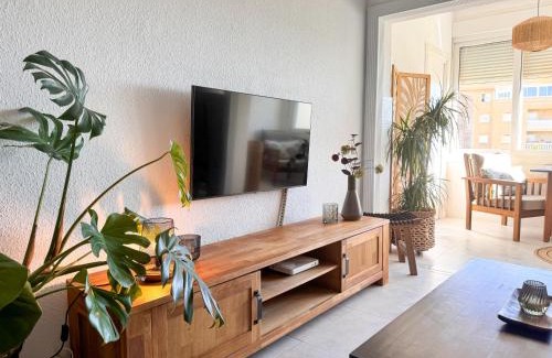 Guadalmar Apartment | Apartamento con vistas al mar a 1 min de la playa