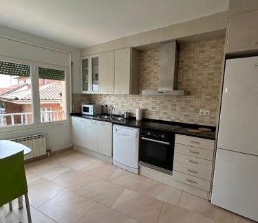 Gironella Apartment | Apartamento de 3 habitaciones en GIRONELLA - ALBERGA