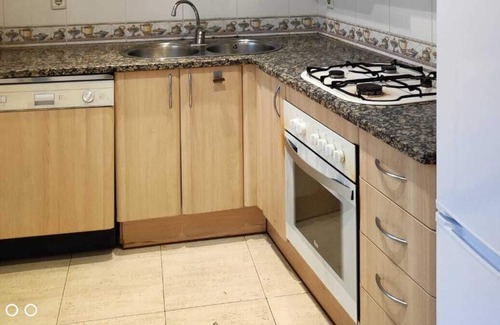 Figueres Apartment | Apartamento de Tres Habitaciones al Lado del Museo Dalí y la Rambla de Figueres