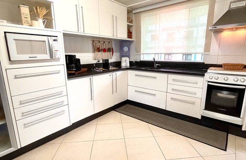 Centro Apartment | Apartamento do Sol - high standard, swimming pool, 200m from the beach