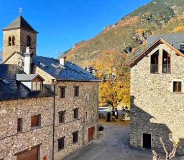 Benasque Apartment | Apartamento en el centro de Benasque con piscina