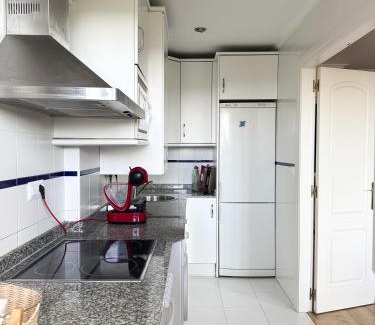 Mogro Apartment | Apartamento en la playa de Mogro con parking privado