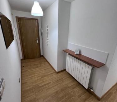Abena Apartment | Apartamento en Sabiñánigo para grupos con amplia y soleada terraza