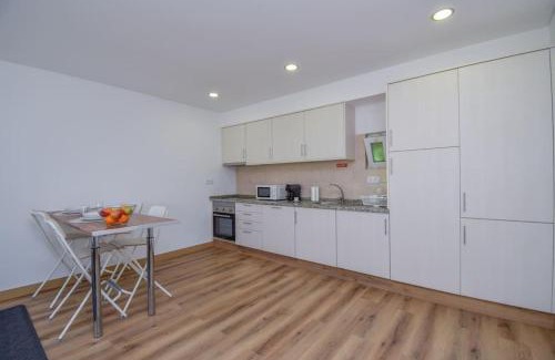 Parede Apartment | Apartamento Ensolarado com terraço - 10 minutos da praia