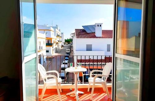 Conil de la Frontera City Center Apartment | Apartamento céntrico con terraza y aire acondicionado solo familia y pareja