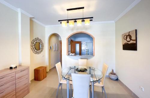 San Luis de Sabinillas Apartment | Apartamento acogedor de 2 dormitorios a solo 150 m de la playa Sabinillas, Manilva