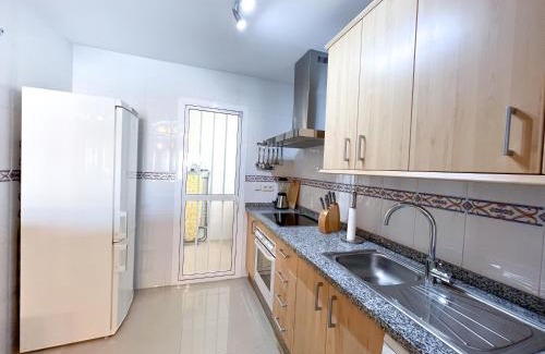 San Luis de Sabinillas Apartment | Apartamento acogedor de 2 dormitorios a solo 150 m de la playa Sabinillas, Manilva
