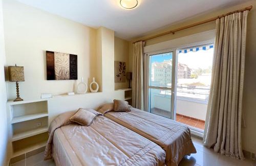 San Luis de Sabinillas Apartment | Apartamento acogedor de 2 dormitorios a solo 150 m de la playa Sabinillas, Manilva