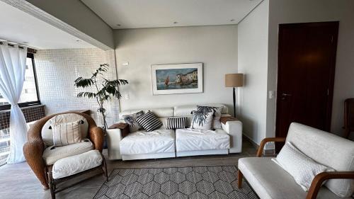 Morro do Maluf Apartment | Apartamento Frente a Praia de Pitangueiras garagem piscina e sauna
