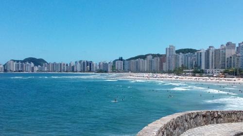 Morro do Maluf Apartment | Apartamento frente para o Mar ,50 m da praia , ar condicionado todos quartos