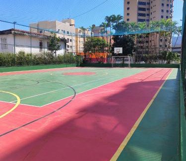 Jardim Centenario Apartment | Apartamento Guarujá Enseada com piscina e 1 quarto