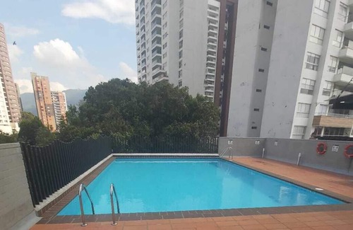 Itagui Condo | Apartamento Lisboa. Familiar, Acogedor Serca de Supermercados y Restaurantes