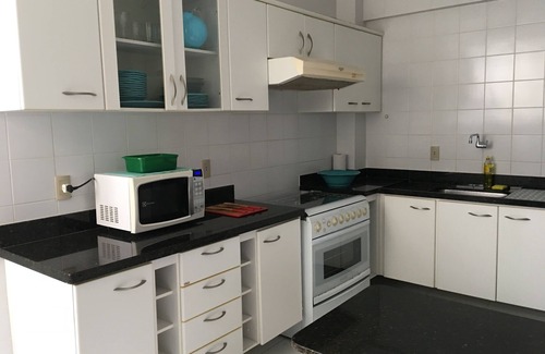 Praia do Morro Apartment | Apartamento na Praia do Morro, frente ao mar, 4 quartos, 2 vagas, Wi-Fi, 10 👩‍❤️‍👨