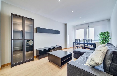 Huarte Apartment | Apartamento Oihana by Clabao